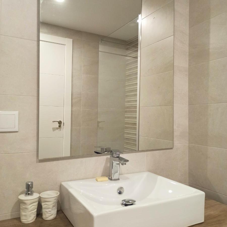 La Paloma Beach Apartment With Pool By Casa Del Sol Hr 马尼尔瓦 外观 照片